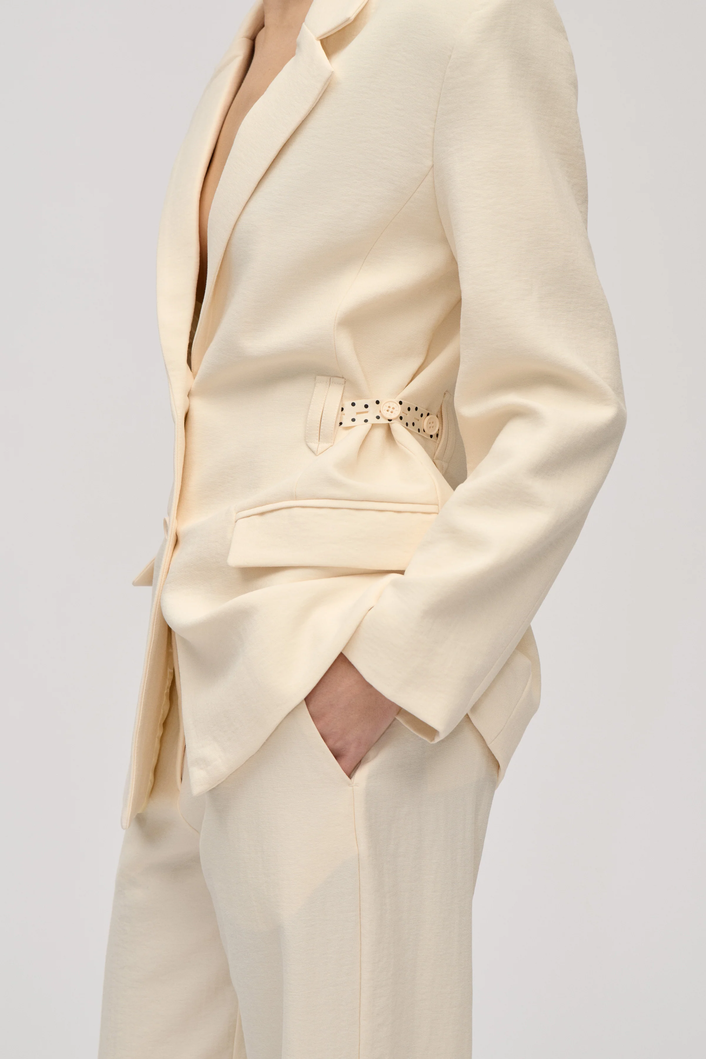 Elastic Detail Tailoring Blazer - Eggnog - Image 2